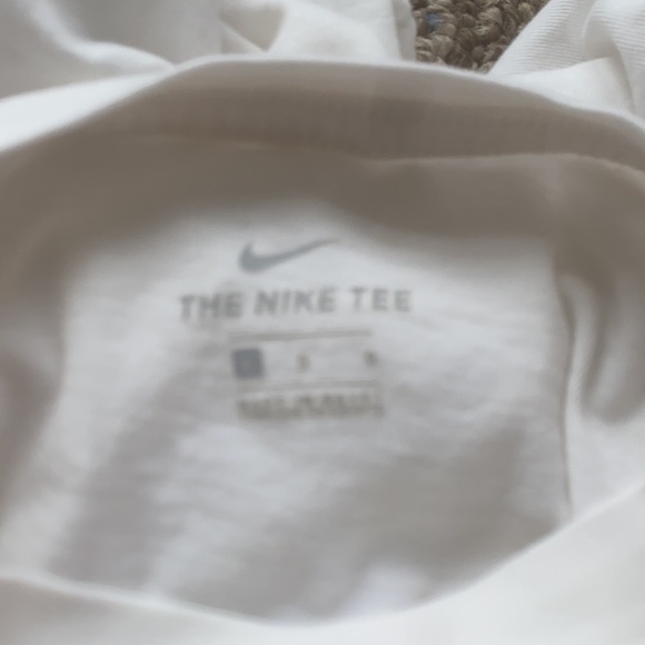 Pink Nike white tee with swish - Picture 3 of 3